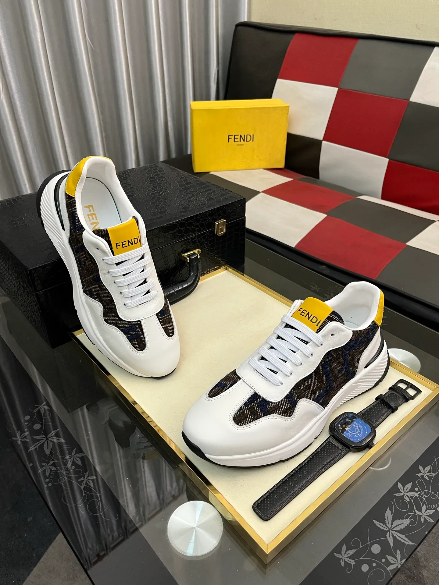 Men's Men's Shoes💰458⌚️⌚️[Fendi] Fendi's latest casual shoes for men! Available at counters simultaneously! A one-to-one replica of the original. Made entirely of imported top-grain calfskin, the interior is made of top-grain water-dyed cowhide, and the original factory-supplied rubber outsole. Leading new fashion concepts. Matching code: 38-443️⃣Colors available
